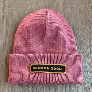 Canada Goose Toque in Soft Mauve